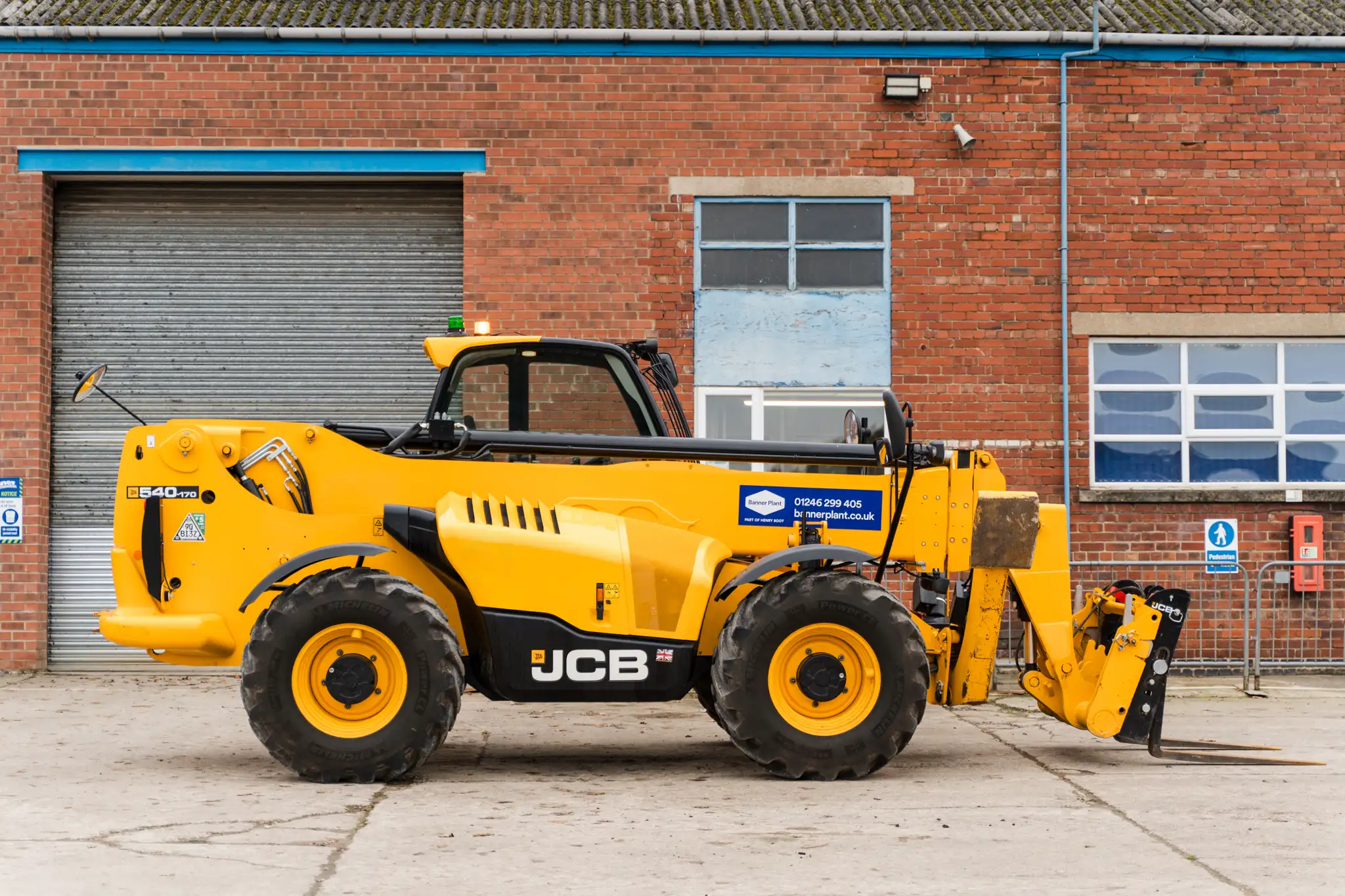 Telescopic handlers