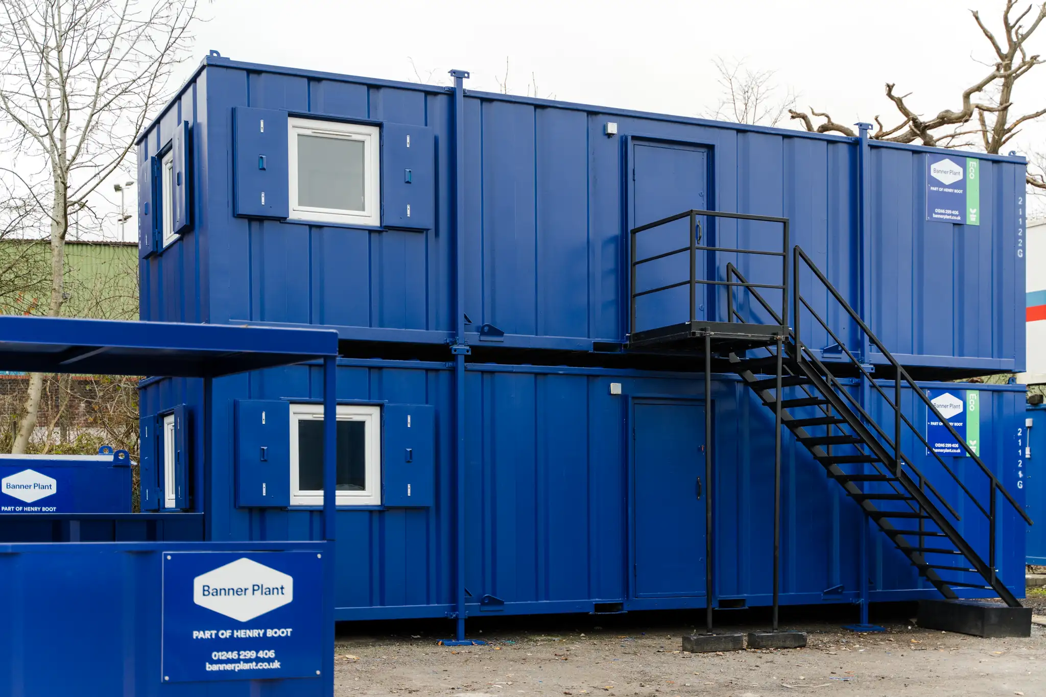 Solar-powered eco accommodation unit