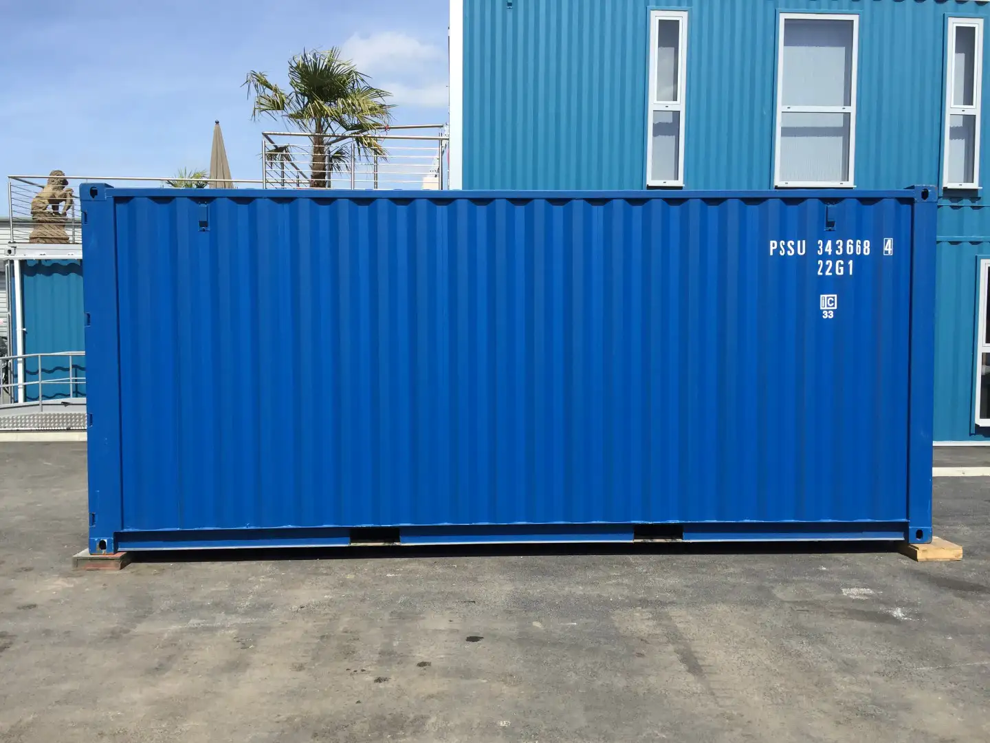 Walk-in steel store