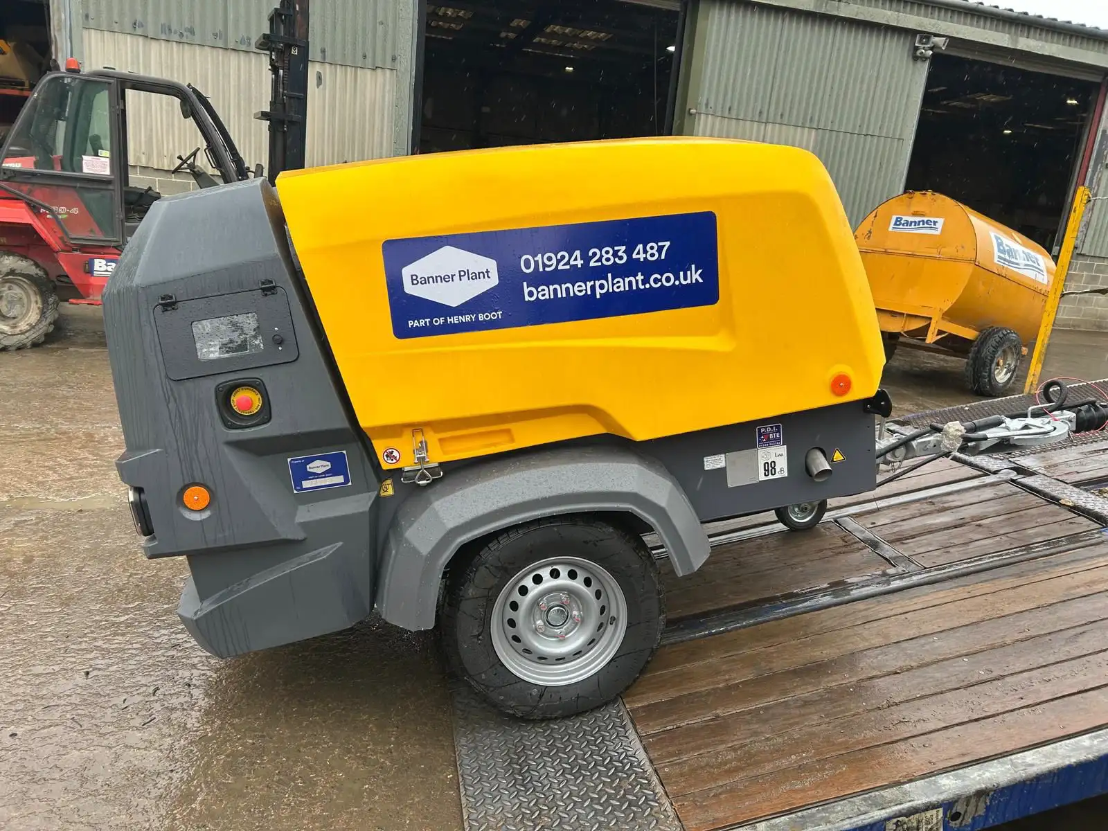 Compact site compressor on flatbed